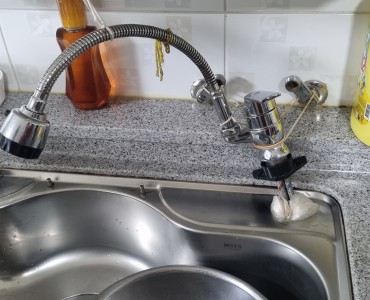 사례관리 서비스 이용자 주거환경개선(수전 수리, 안전바 설치) 실시 이미지