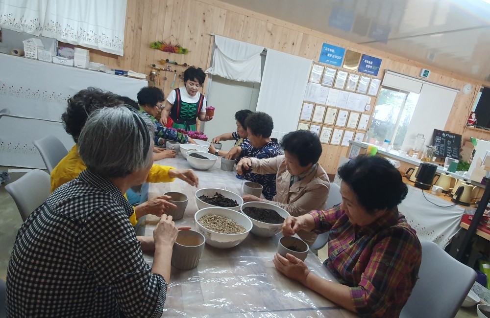 자연과 함께하는 몸과 마음의 휴식, 강진면 '애플트리 힐링팜' 치유농장 프로그램 마무리하며 게시물 첨부 이미지